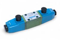 VICKERS M U H 7 30 SOLENOID OPERATED DIRECTIONAL VALVE