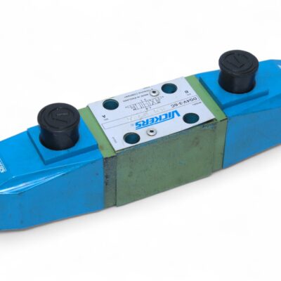VICKERS M U H 7 30 SOLENOID OPERATED DIRECTIONAL VALVE