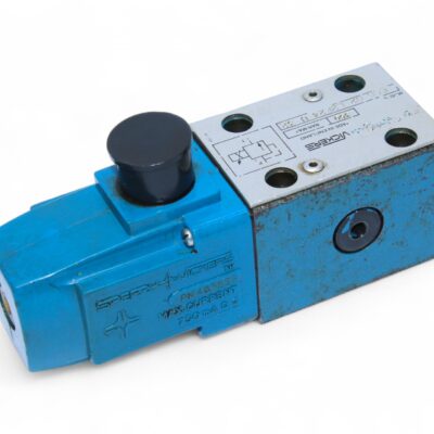 VICKERS ECG 02 L2F24 U 32 SOLENOID OPERATED DIRECTIONAL VALVE