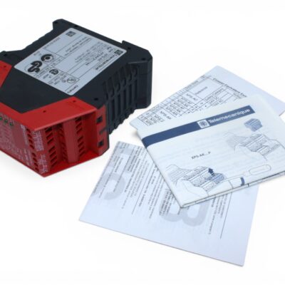 TELEMECANIQUE XPSAK311144 SAFETY RELAY 24VAC/DC