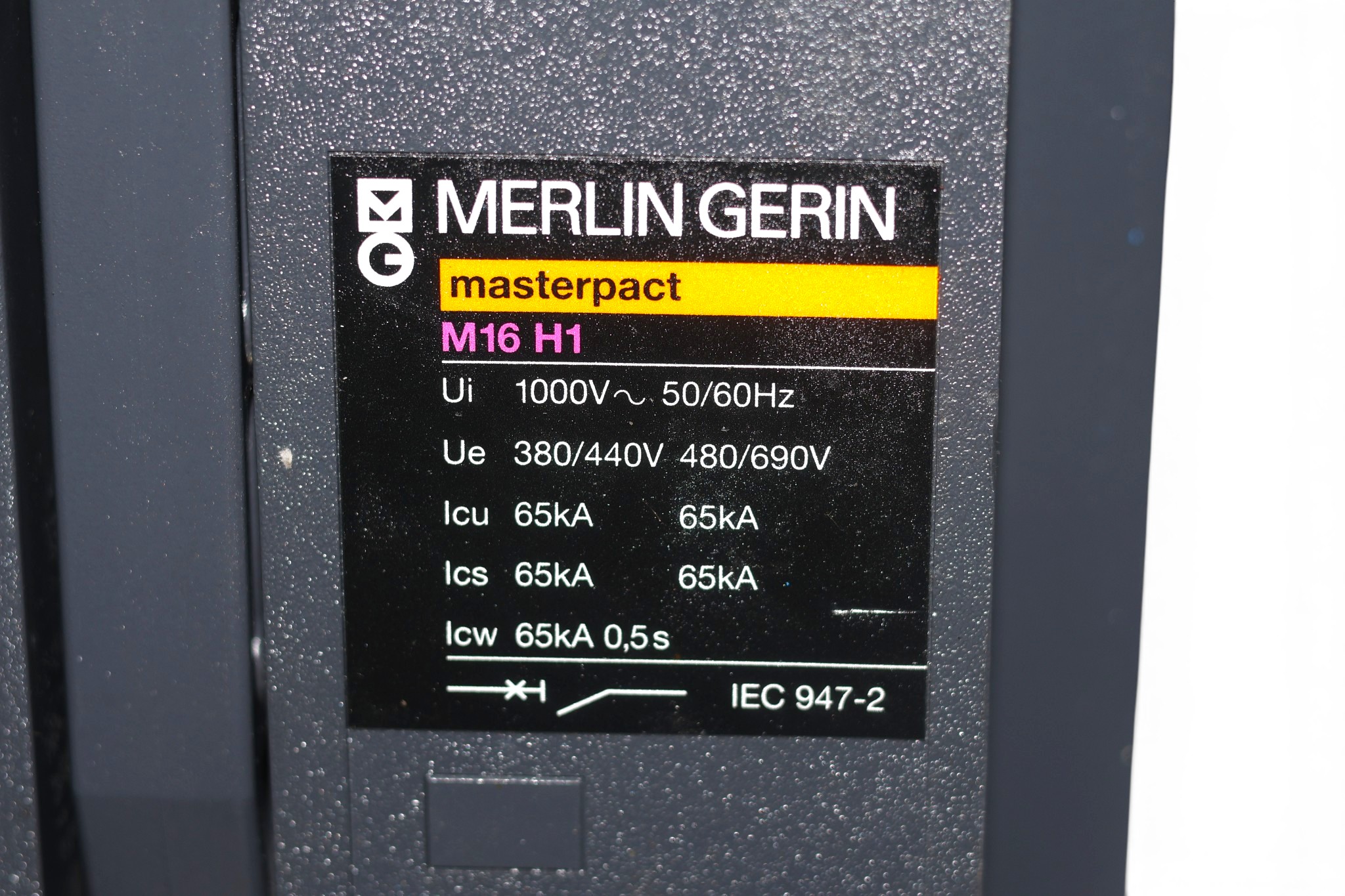 MERLIN GERIN M16 H1 CIRCUIT BREAKER - Image 2