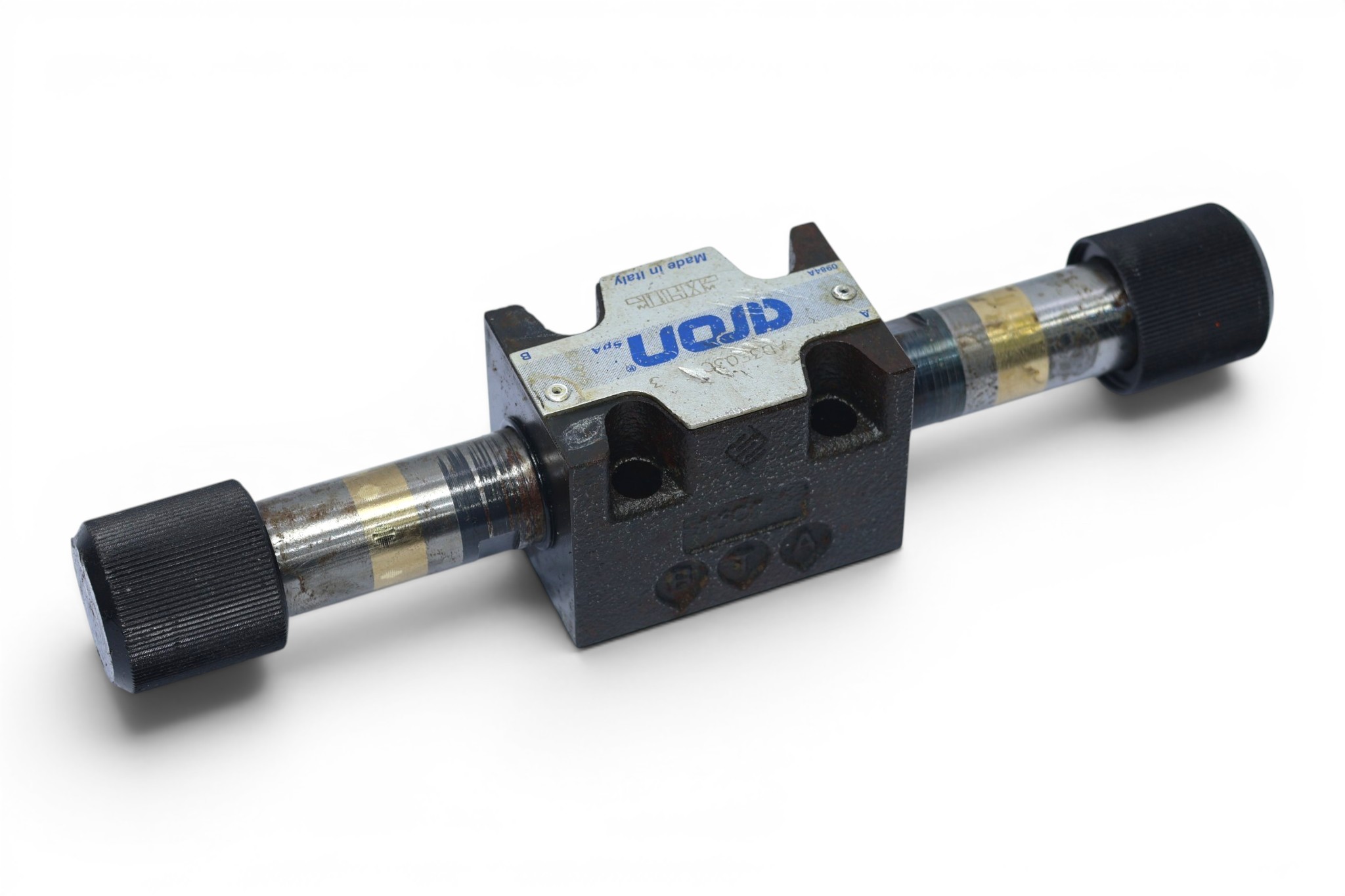 ARON AD3E03C 3 DIRECTIONAL CONTROL VALVE (WITH OUT COIL) - Image 4