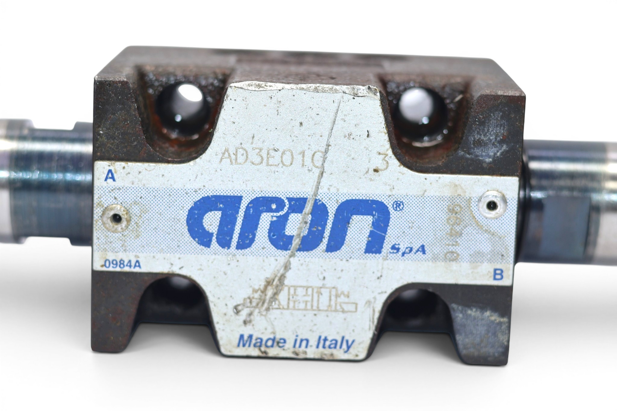 ARON AD3E01C 3 DIRECTIONAL CONTROL VALVE (WITHOUT COIL) - Image 2