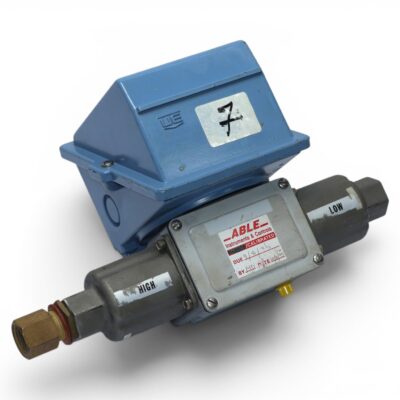 UNITED ELECTRIC CONTROLS I400K DIFFERENTIAL PRESSURE SWITCH