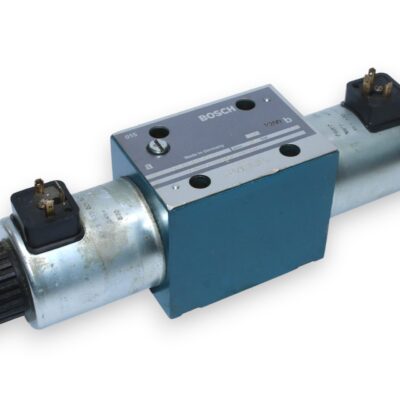 BOSCH 0810 001 793 DIRECTIONAL CONTROL VALVE 081WV10P1V1026WS024/00D0