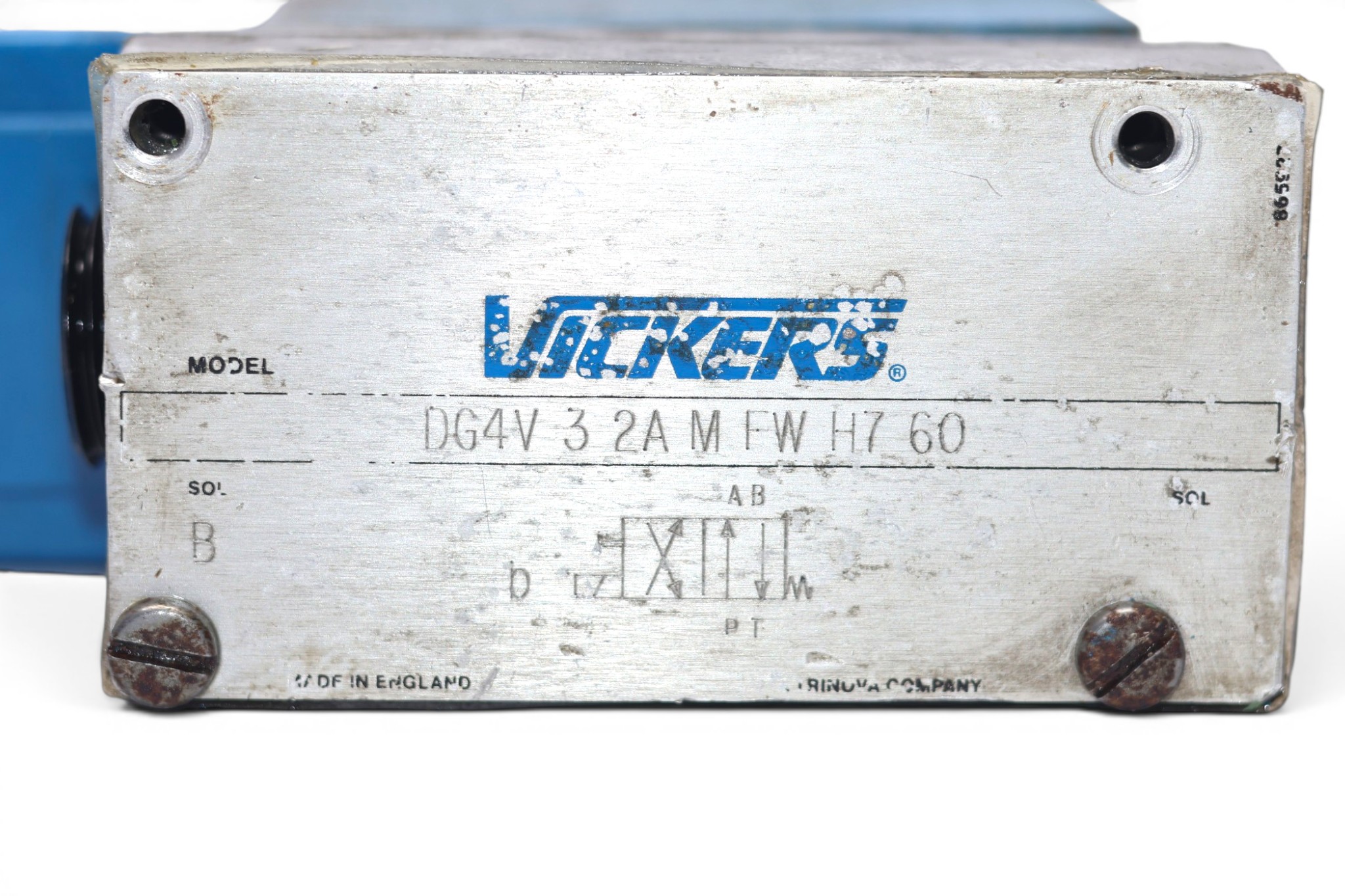 VICKERS DG4V-3-2A-M-FW-H7-60 SOLENOID OPERATED DIRECTIONAL VALVE - Image 2