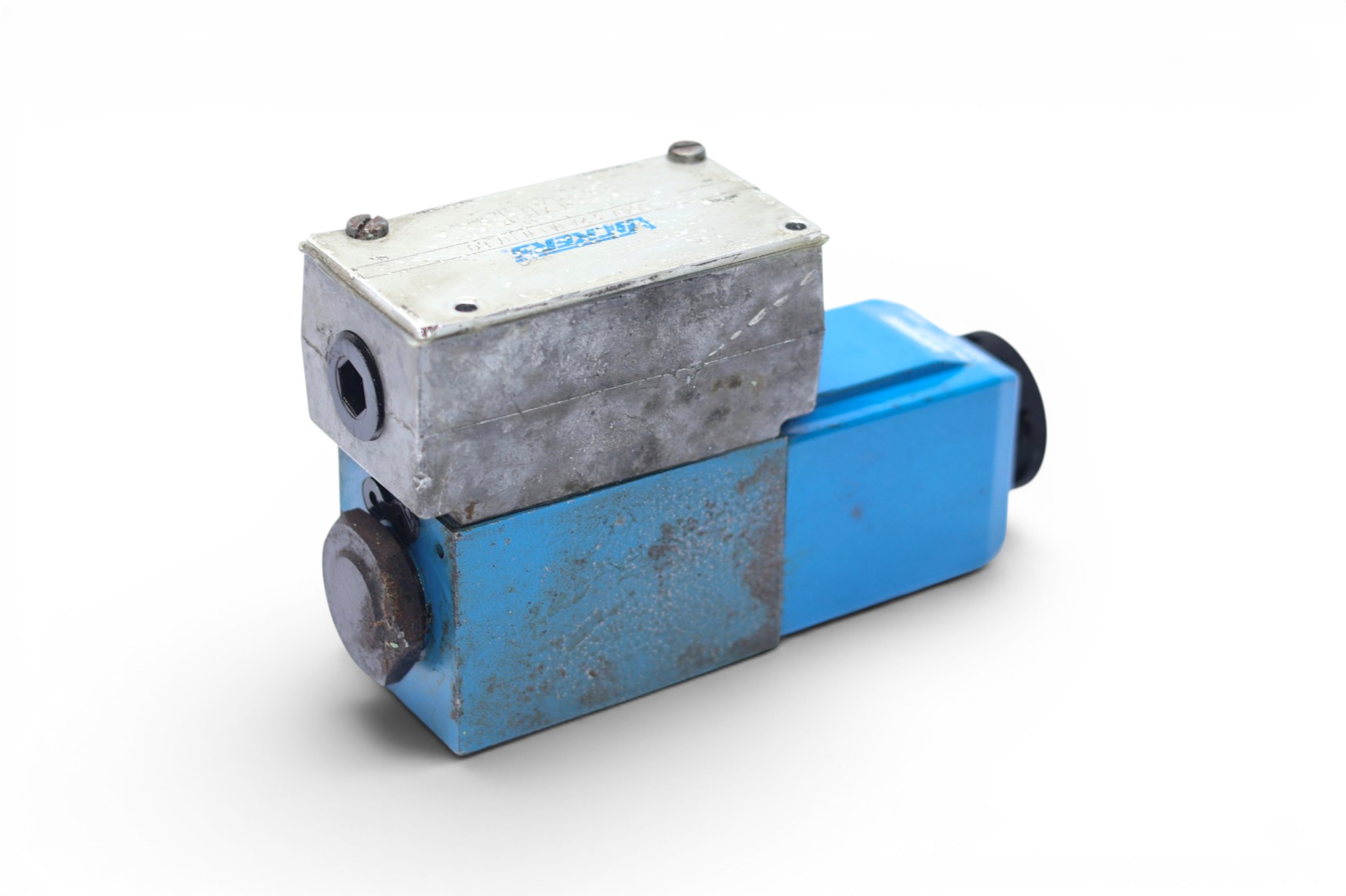 VICKERS DG4V-3-2A-M-FW-H7-60 SOLENOID OPERATED DIRECTIONAL VALVE - Image 4