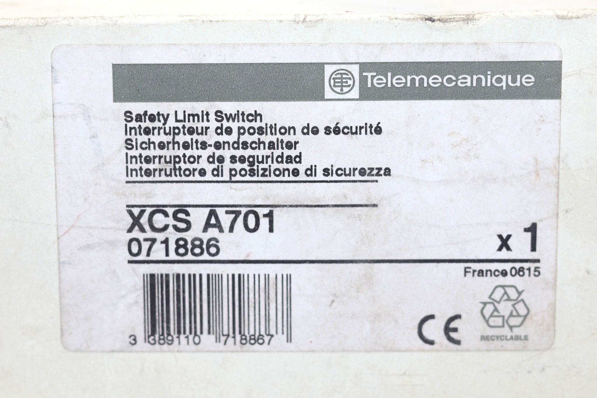TELEMECANIQUE XCS-A701 SAFETY SWITCH - Image 2