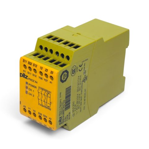 PILZ PNOZ X4 24VDC 3n/o 1n/c SAFETY RELAY 774730