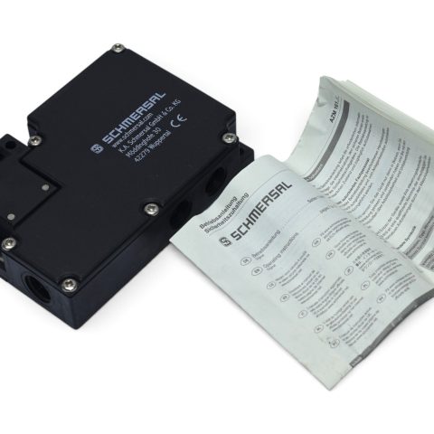SCHMERSAL AZM 161CC-12/12RKA-024 SOLENOID INTERLOCK 101166287