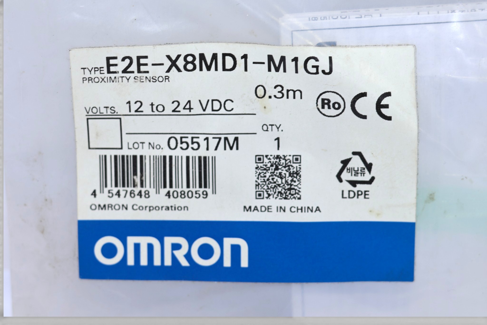 OMRON E2E-X8MD1-M1GJ INDUCTIVE PROXIMITY SENSOR - Image 2