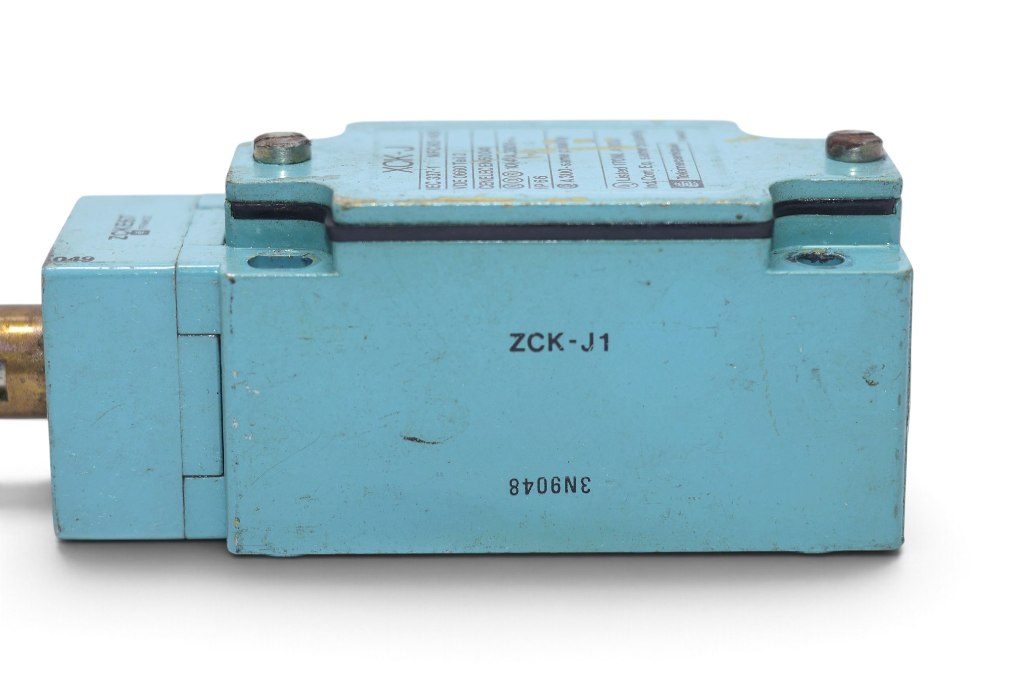 TELEMECANIQUE ZCK-J1 LIMIT SWITCH ZCKE67 - Image 2