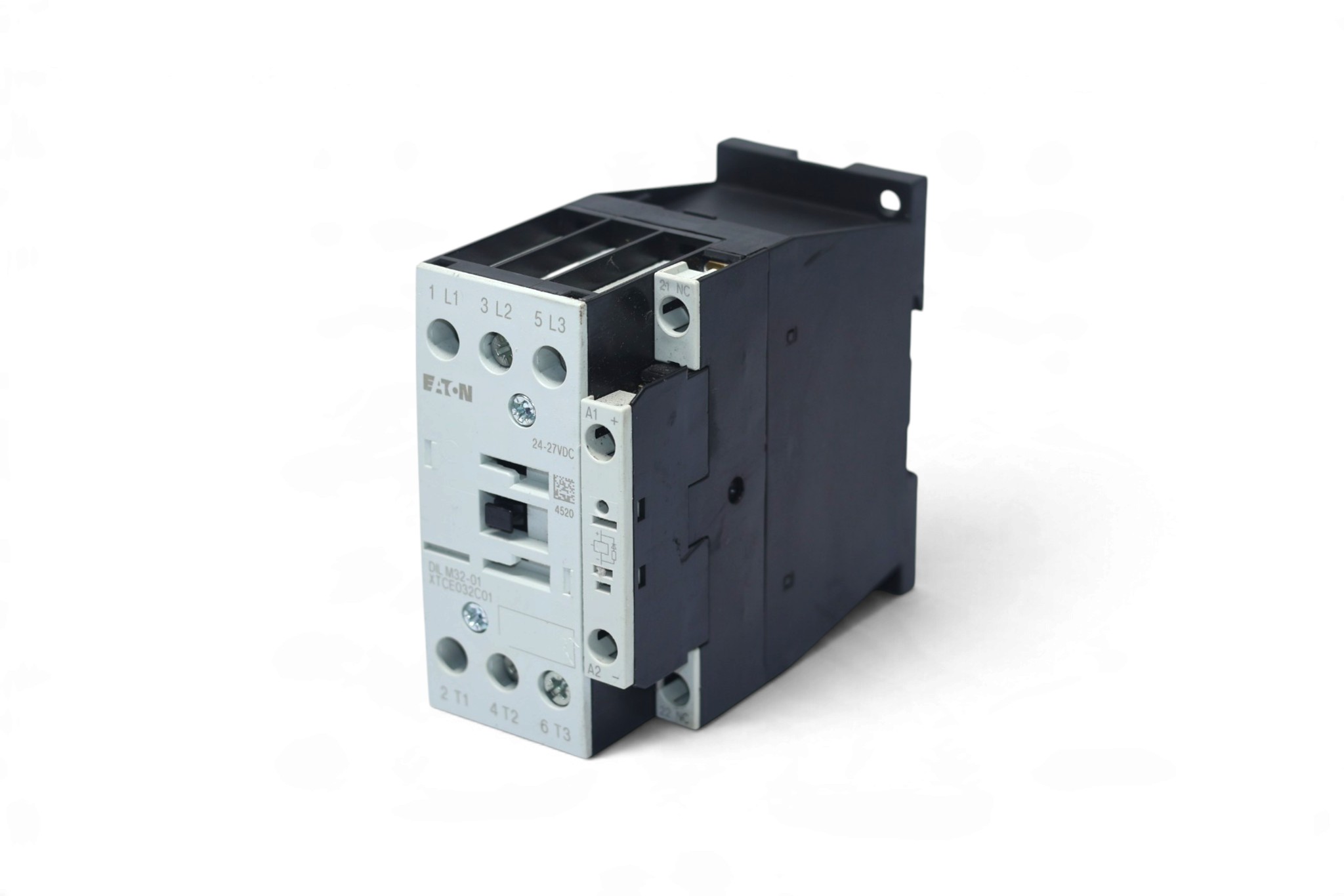 EATON XTCE032C01 CONTACTOR (24 V)