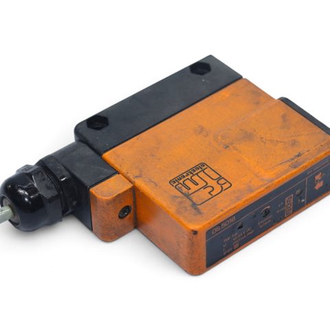 IFM OS5018 DIFFUSE REFLECTION SENSOR OST-FPKG