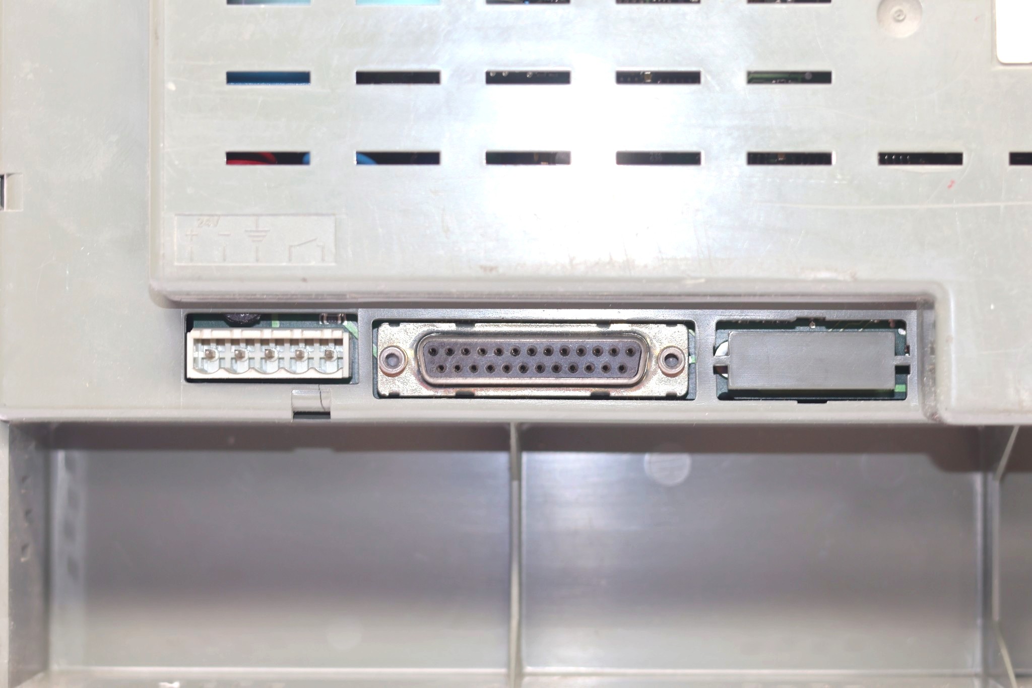 TELEMECANIQUE XBTE015010 OPERATOR PANEL MAGELIS - Image 2