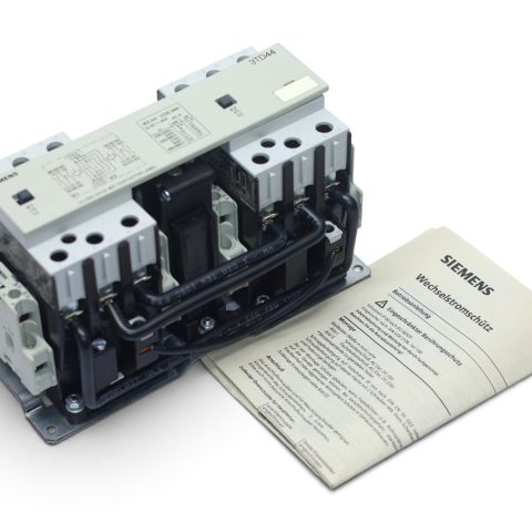 SIEMENS 3TD4402-2AP0 REVERSING CONTACTOR 220 V (15 kW)