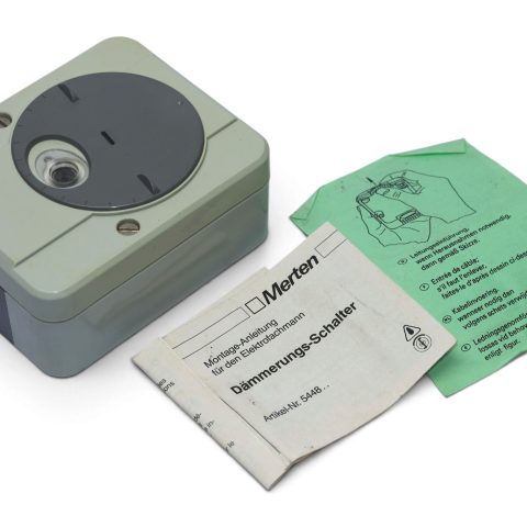 MERTEN 5448 29 TWILIGHT SWITCH